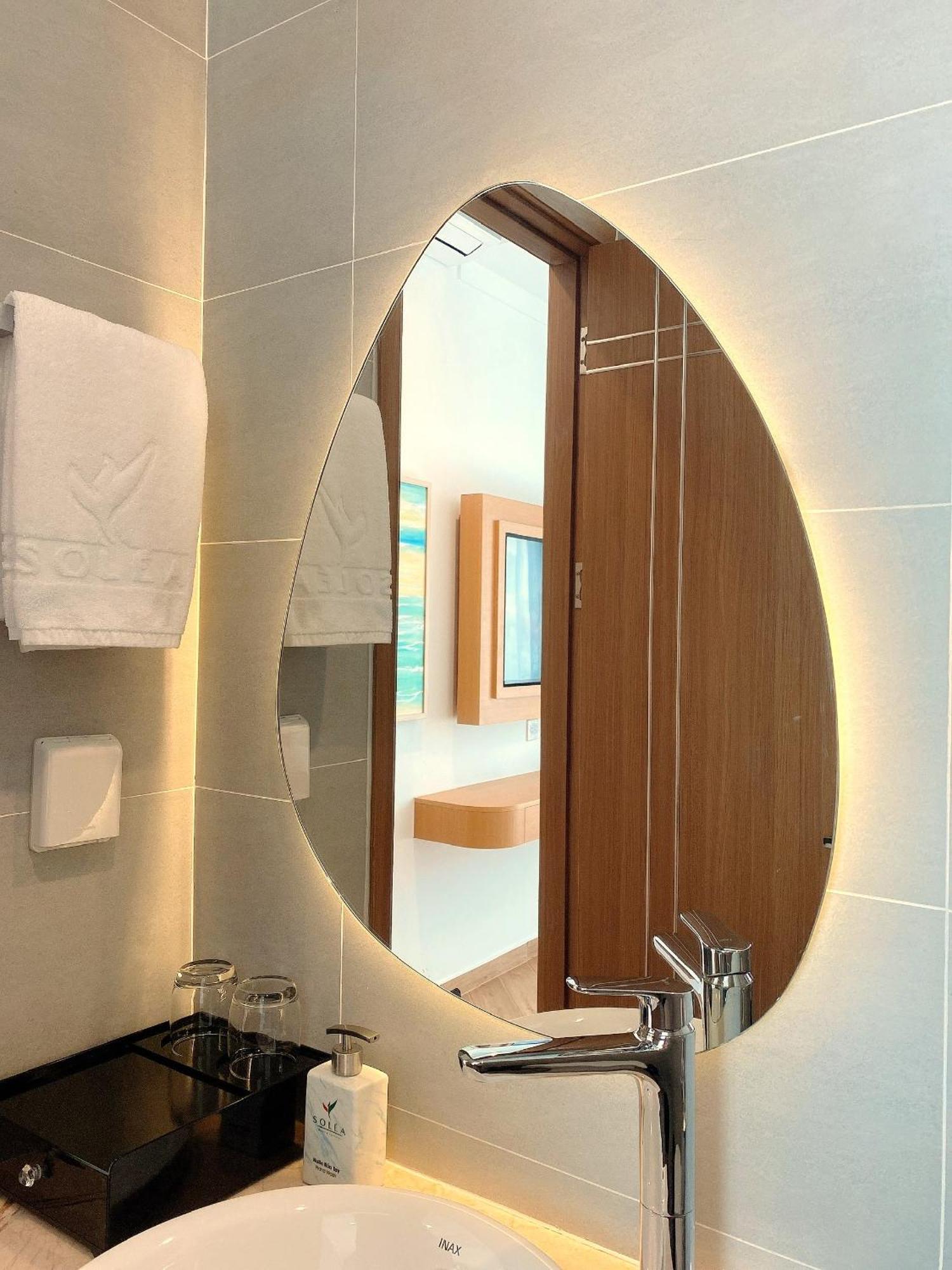 Solea Hotel Grandworld Дуонг-Донг Экстерьер фото